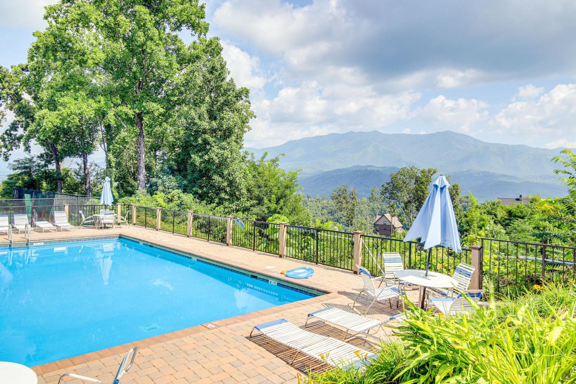 Gatlinburg Vacation Rental Balcony With Hot Tub! Kültér fotó